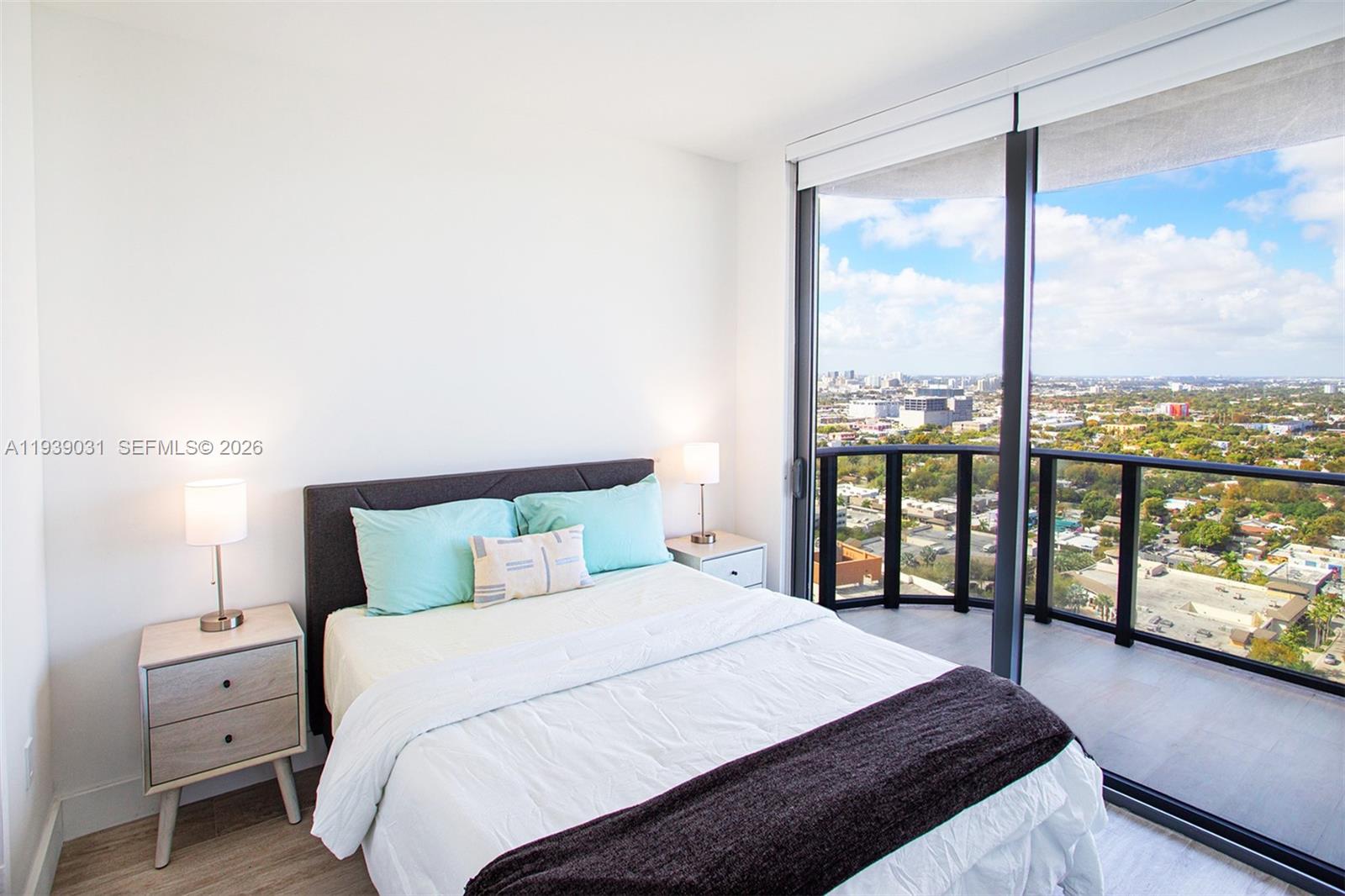121 NE 34th St #2616, Miami FL 33137