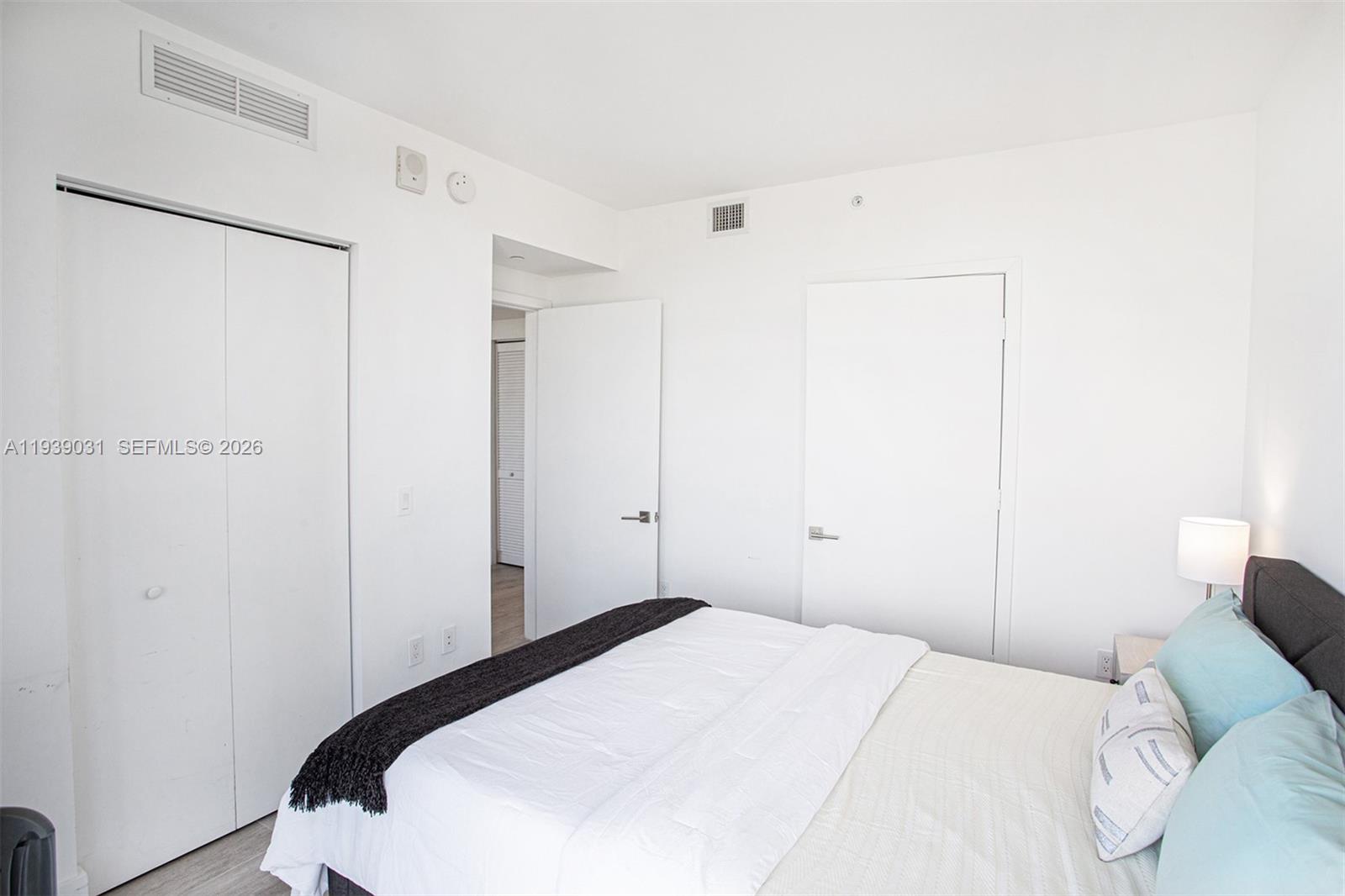 121 NE 34th St #2616, Miami FL 33137