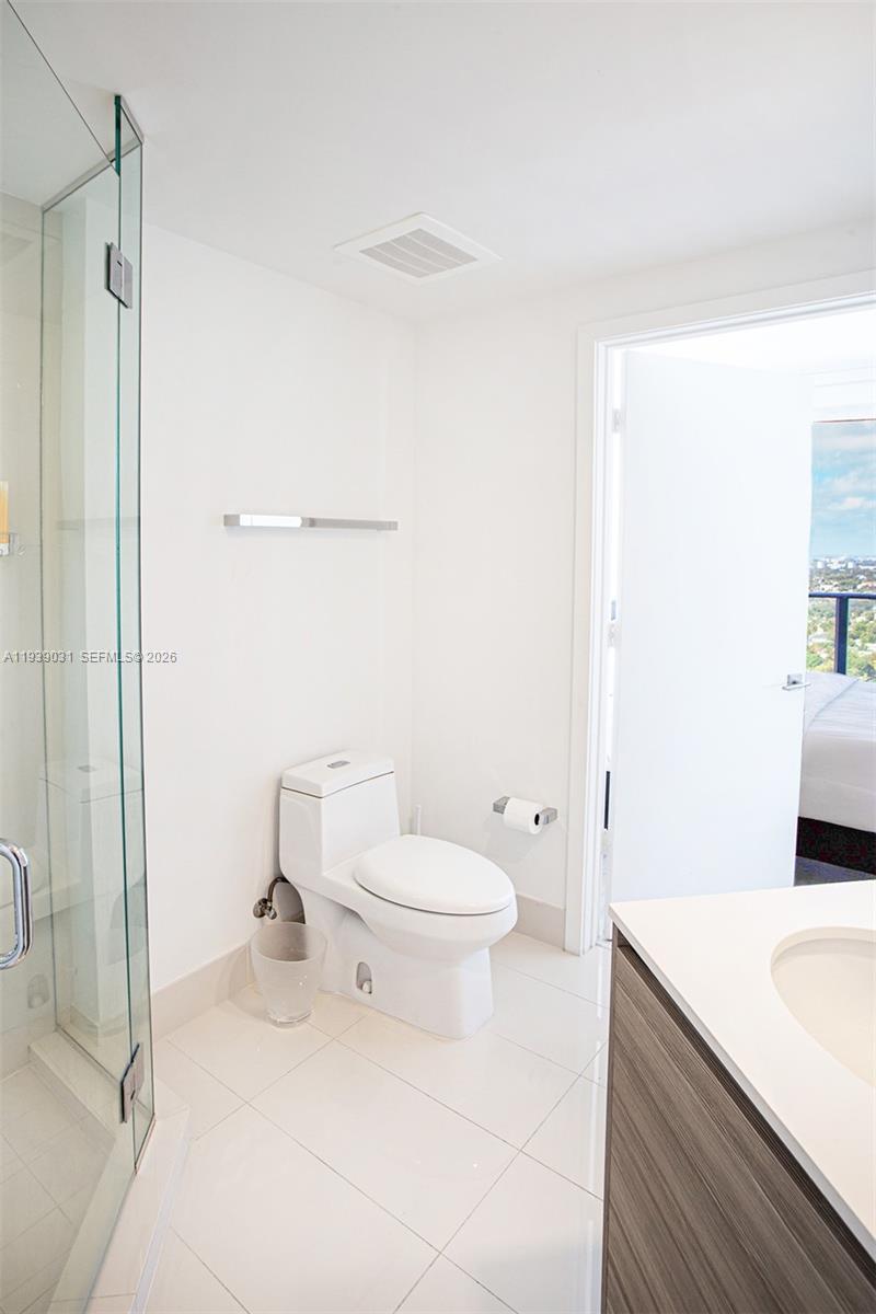 121 NE 34th St #2616, Miami FL 33137