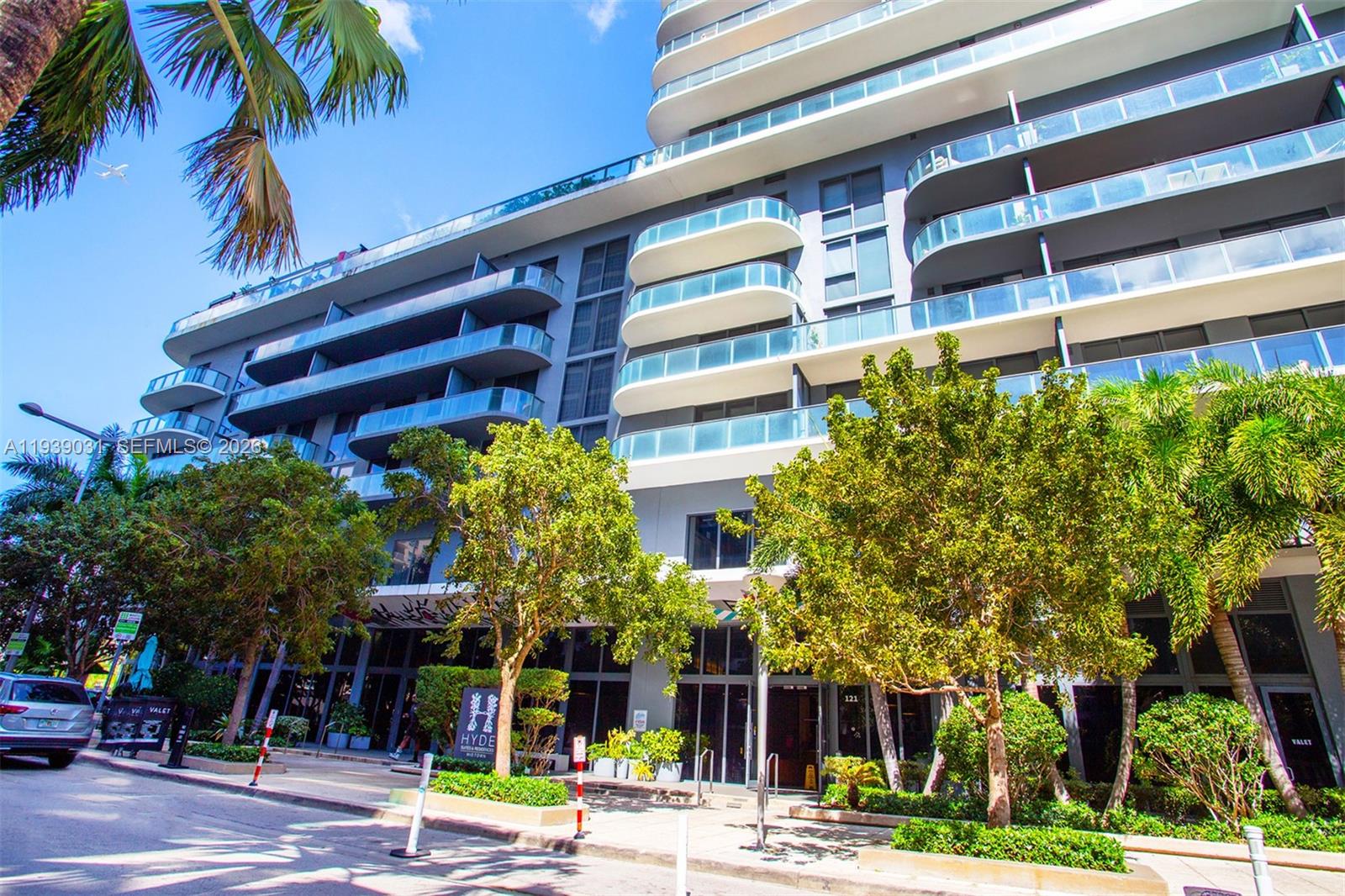 121 NE 34th St #2616, Miami FL 33137