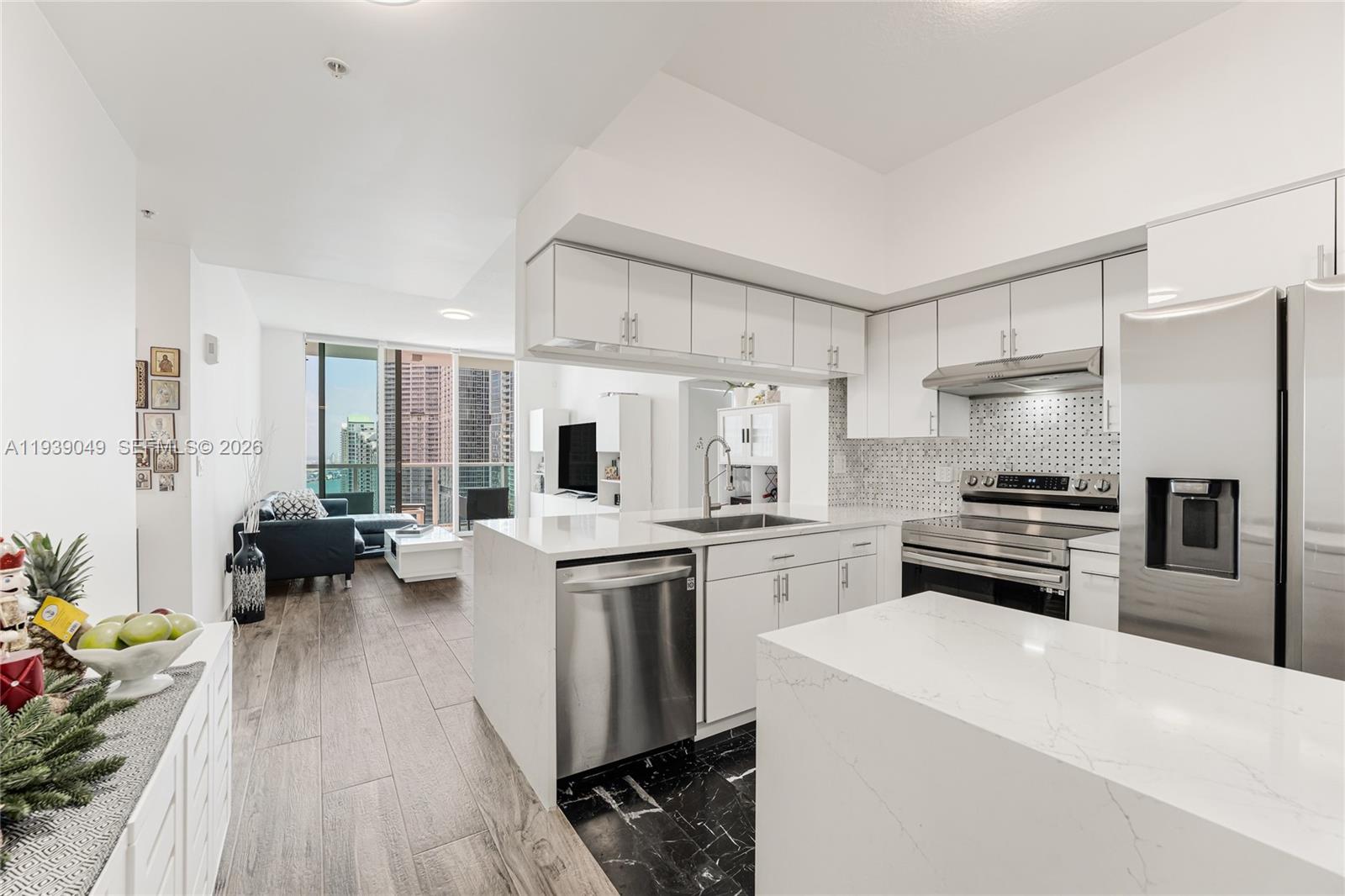 31 SE 5th St #3918, Miami FL 33131