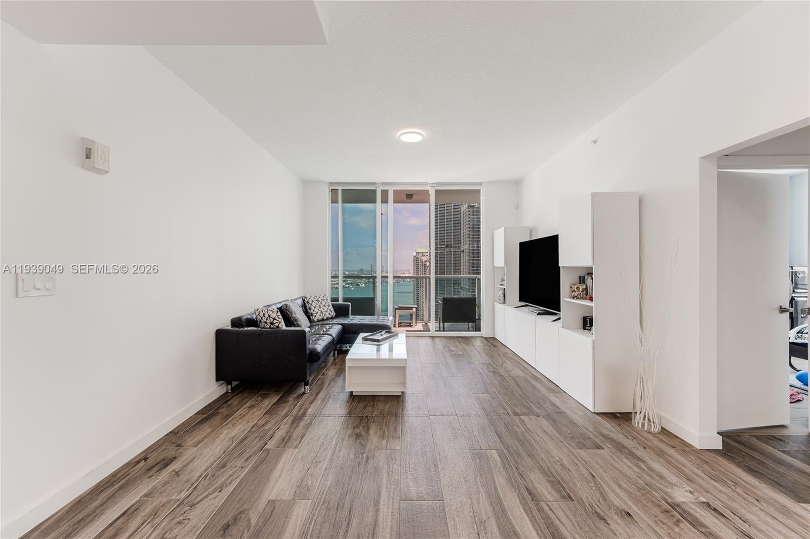 31 SE 5th St #3918, Miami FL 33131