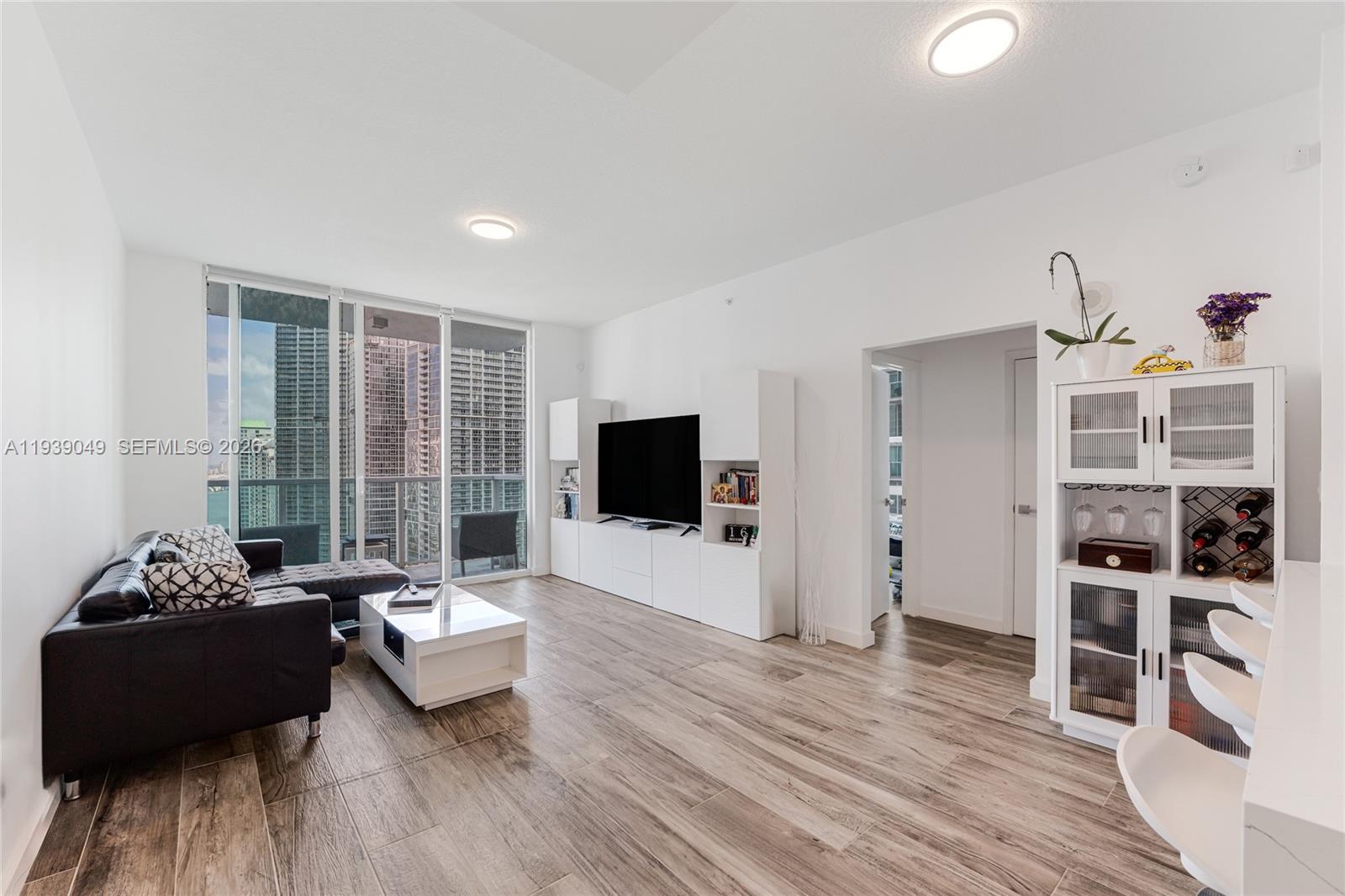 31 SE 5th St #3918, Miami FL 33131