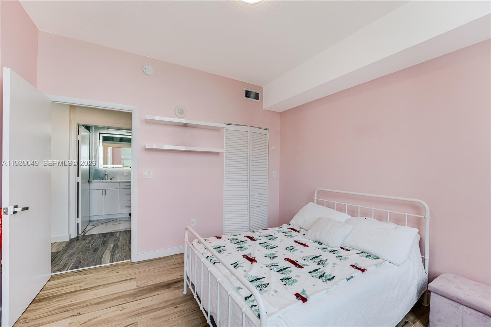 31 SE 5th St #3918, Miami FL 33131
