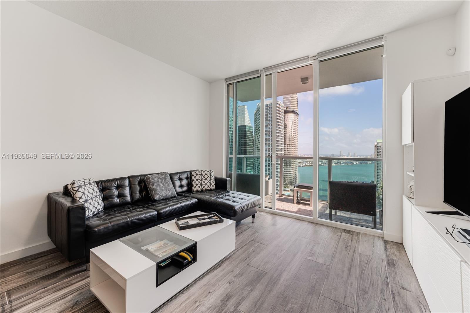 31 SE 5th St #3918, Miami FL 33131