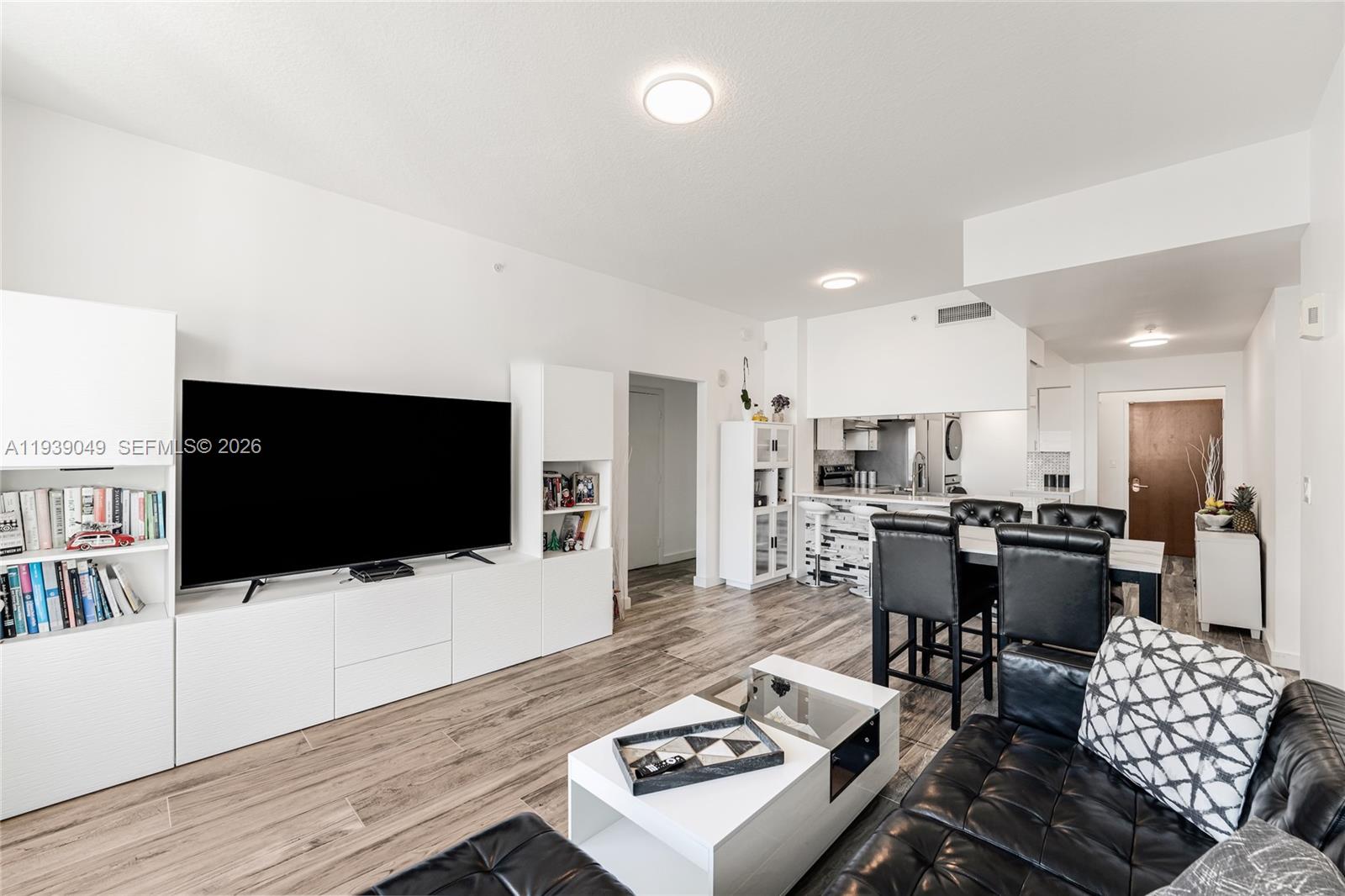 31 SE 5th St #3918, Miami FL 33131