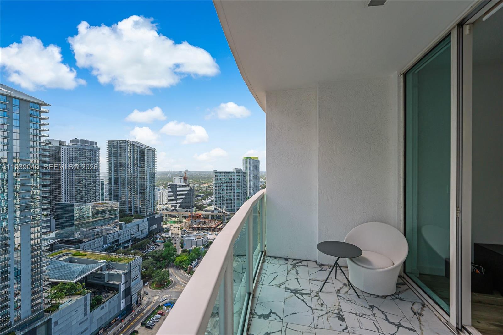 31 SE 5th St #3918, Miami FL 33131