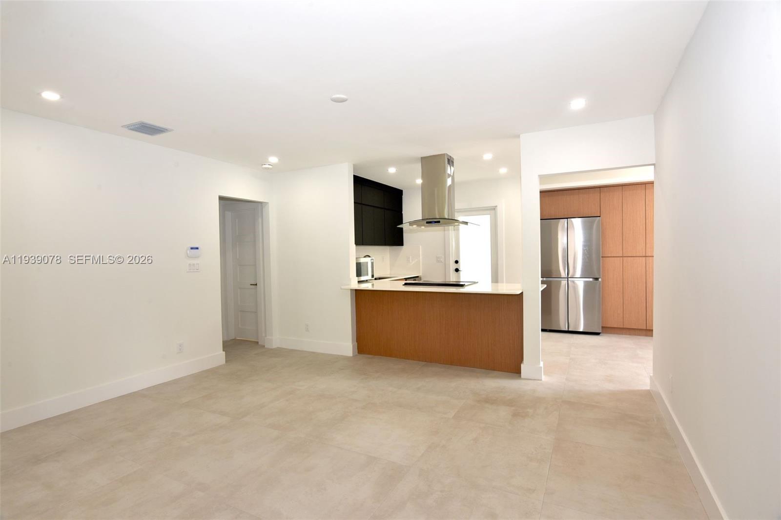 1084 NW 66th St, Miami FL 33150