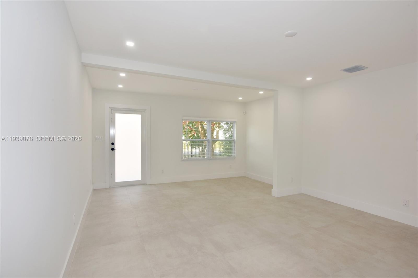 1084 NW 66th St, Miami FL 33150