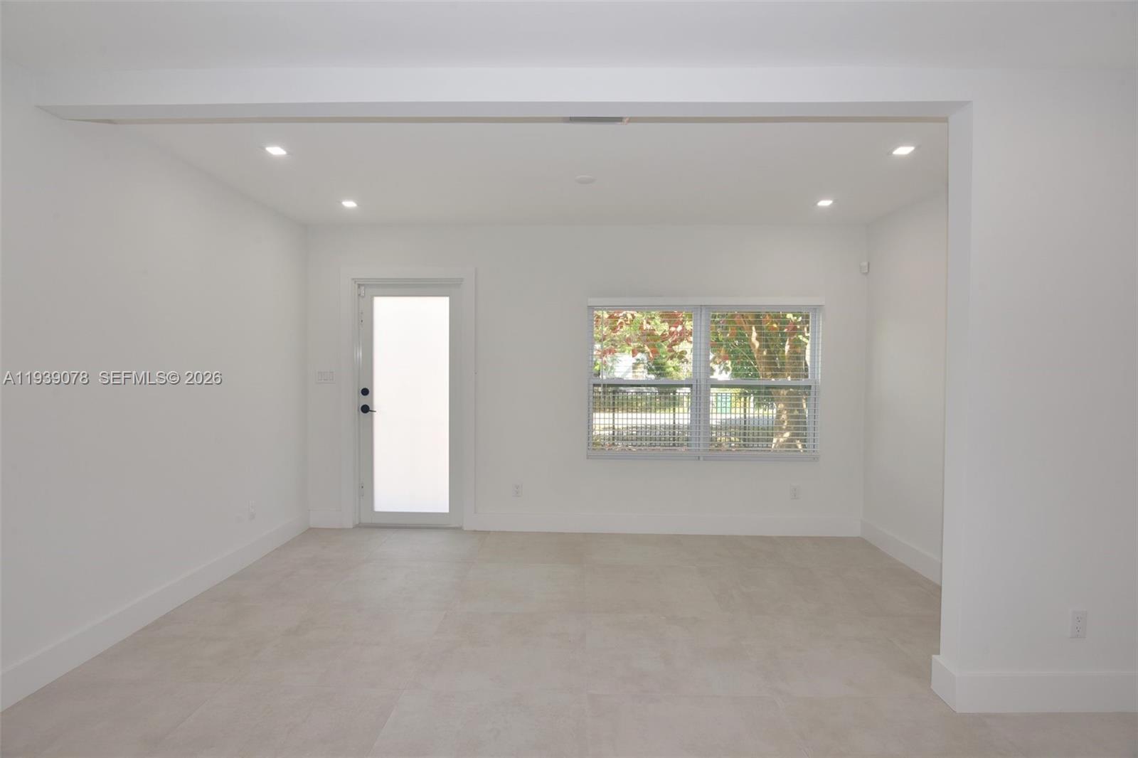 1084 NW 66th St, Miami FL 33150