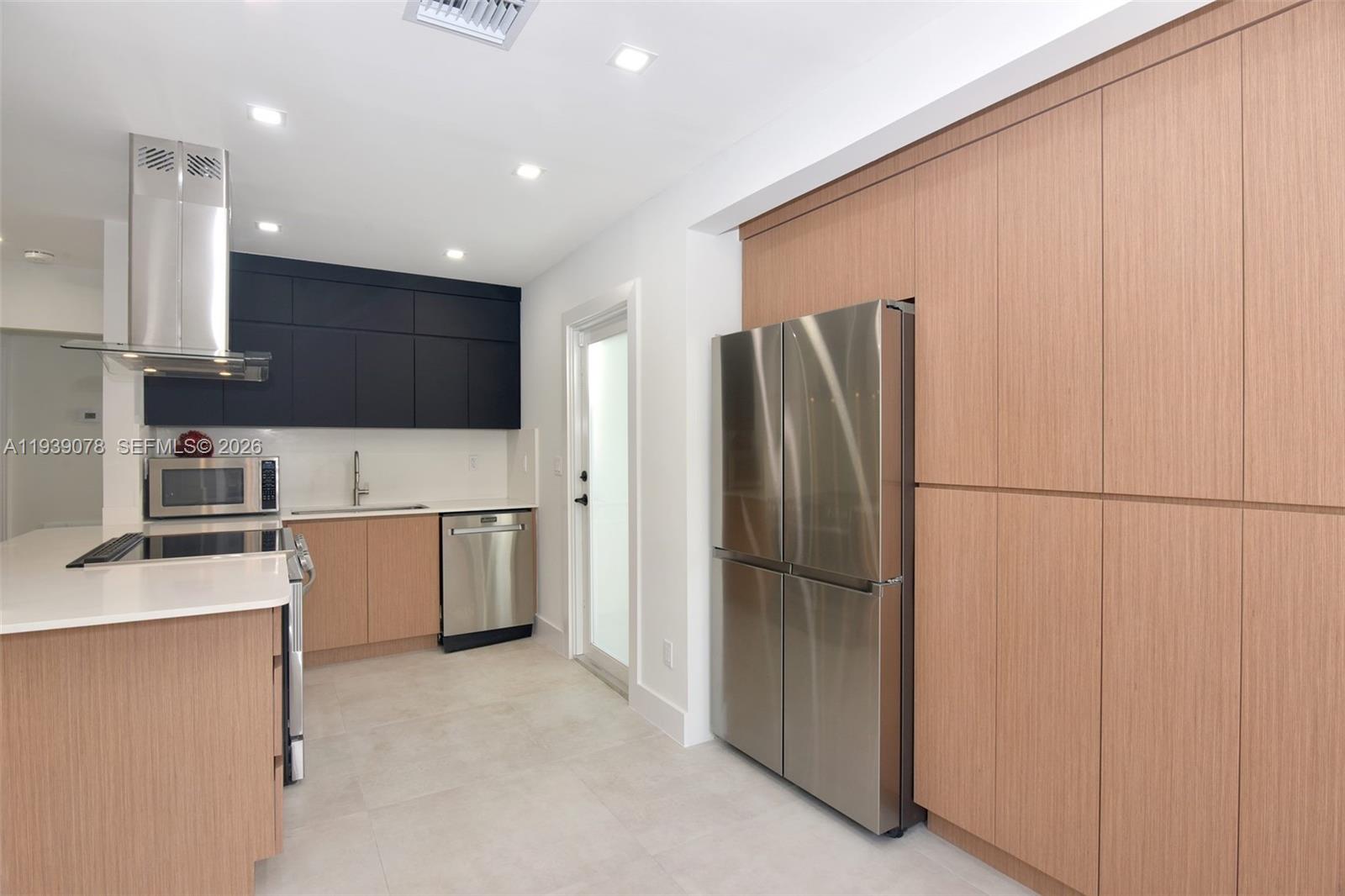 1084 NW 66th St, Miami FL 33150