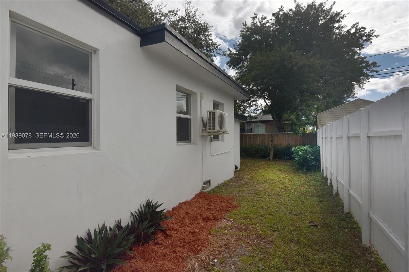 1084 NW 66th St, Miami FL 33150