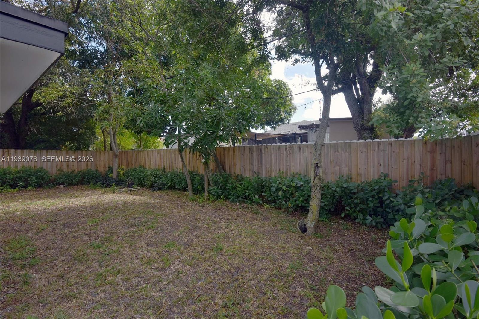1084 NW 66th St, Miami FL 33150