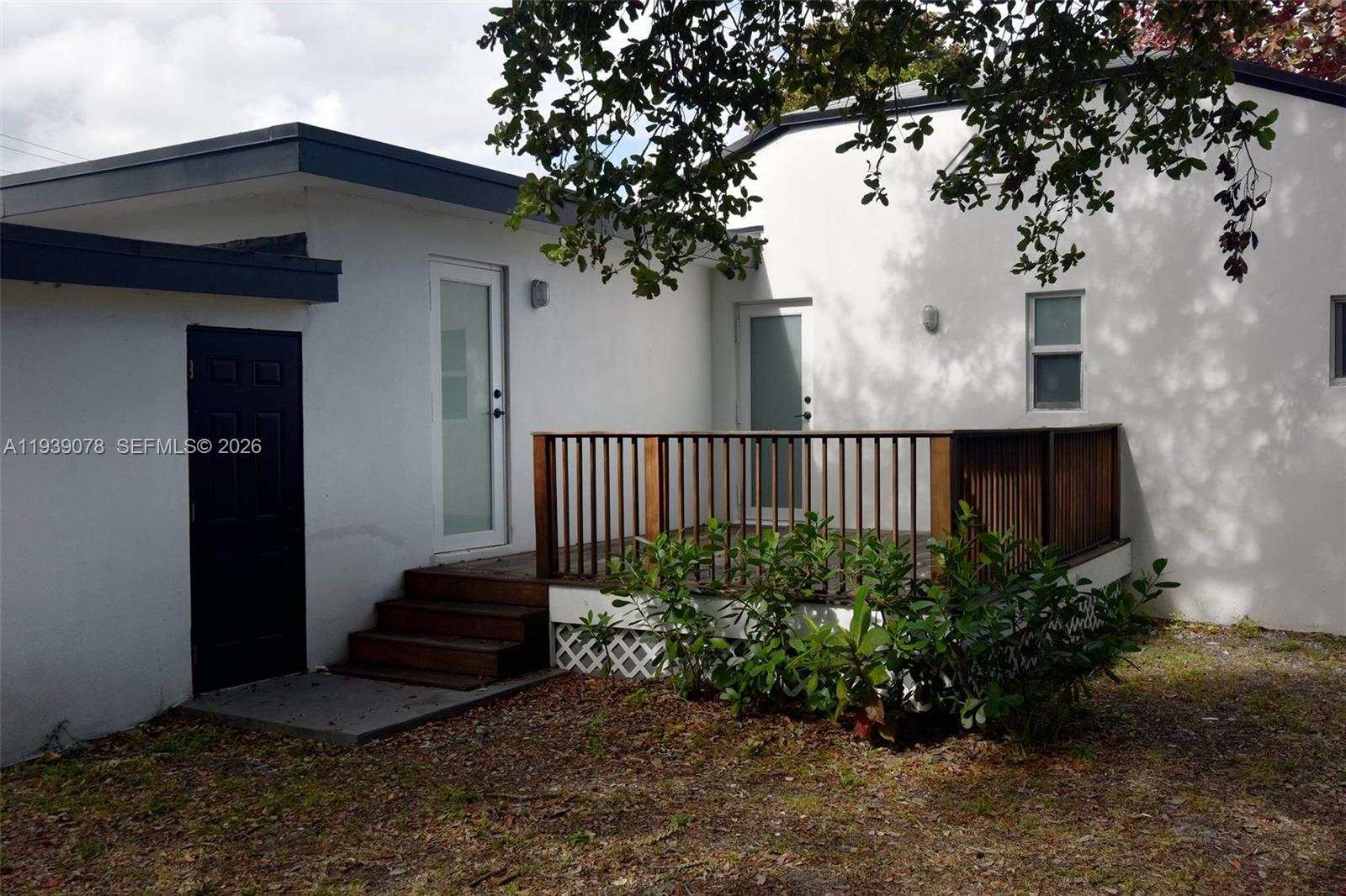 1084 NW 66th St, Miami FL 33150