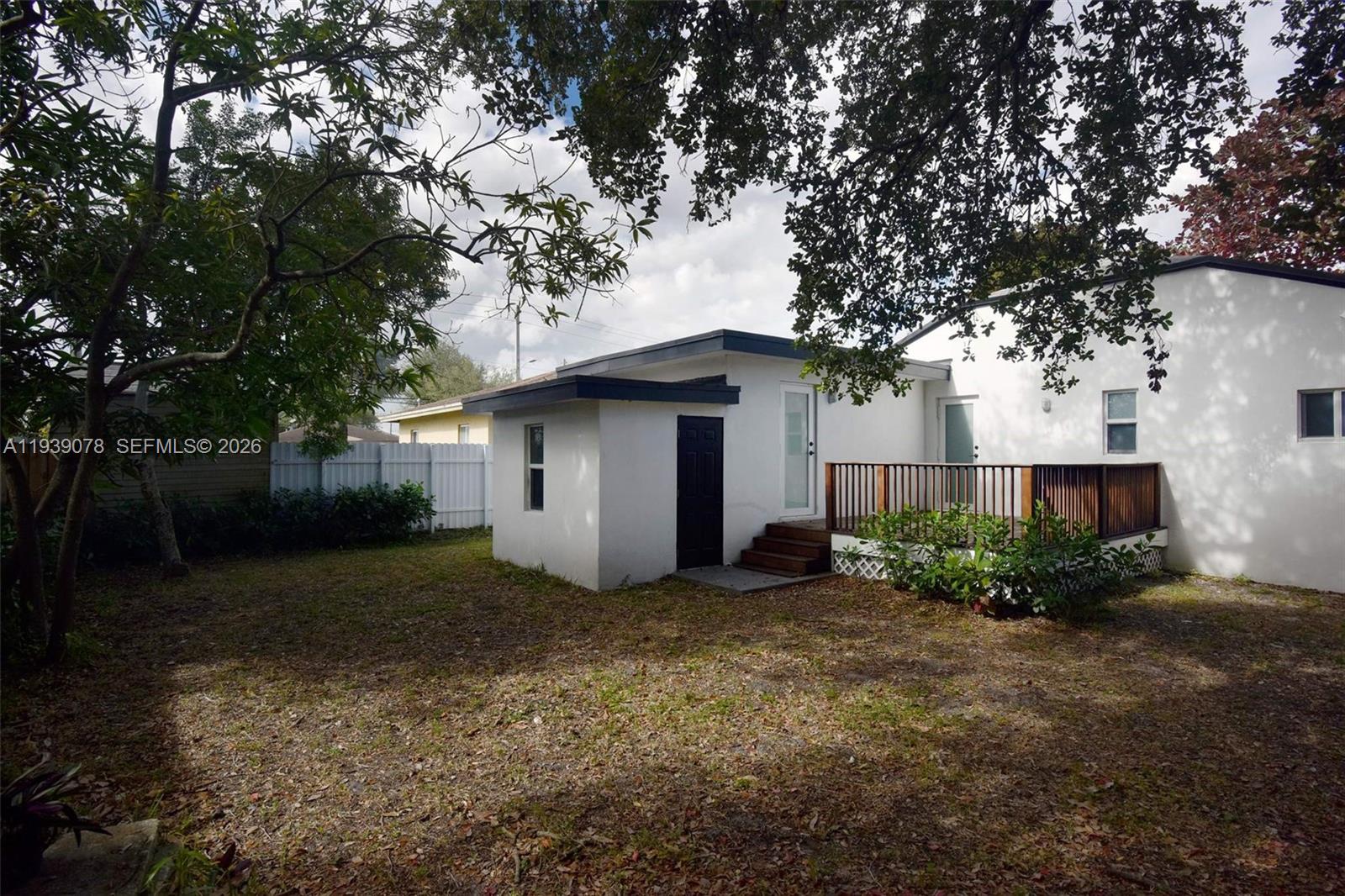 1084 NW 66th St, Miami FL 33150