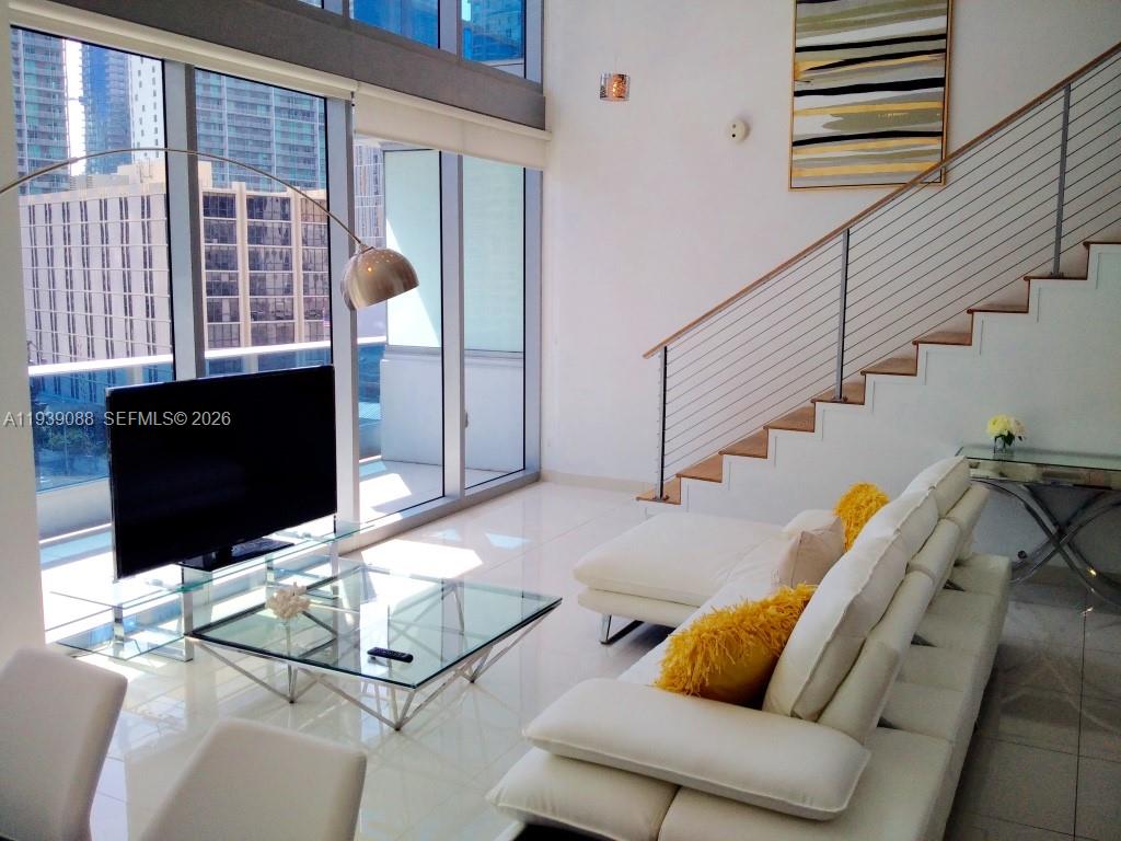200 Biscayne Boulevard Way #906, Miami FL 33131