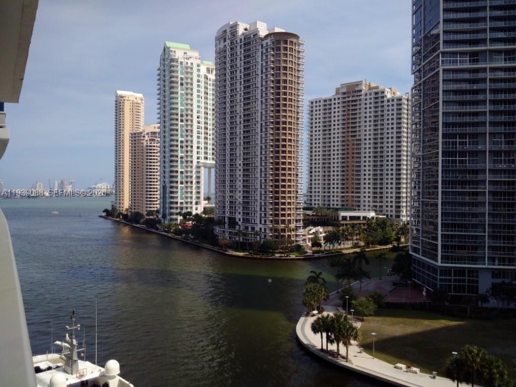 200 Biscayne Boulevard Way #906, Miami FL 33131