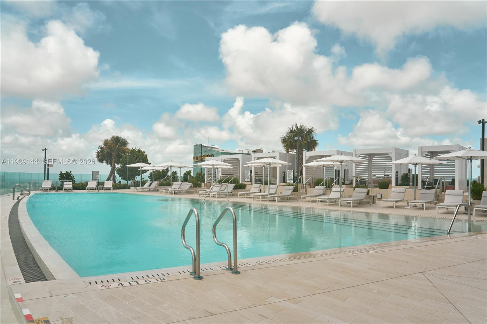 300 Biscayne Blvd Way #2807, Miami FL 33131