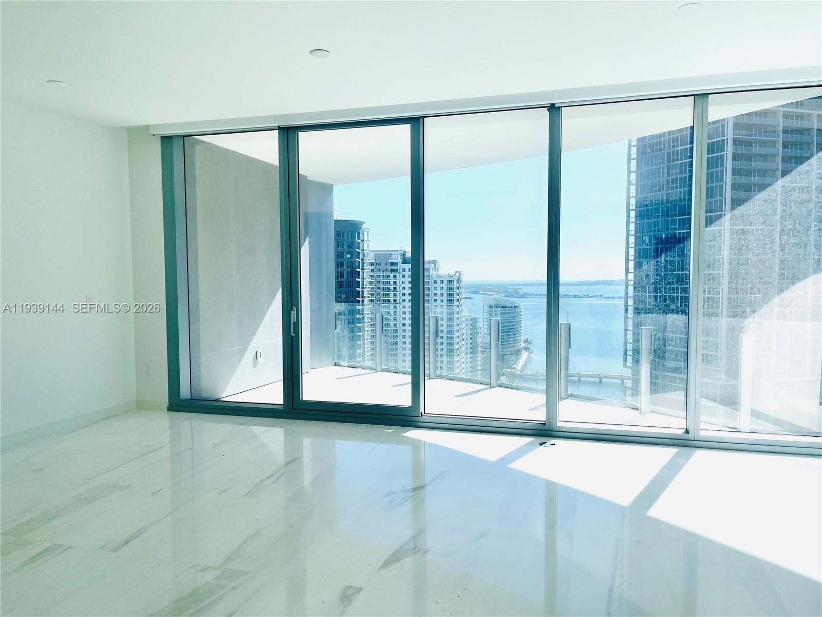 300 Biscayne Blvd Way #2807, Miami FL 33131