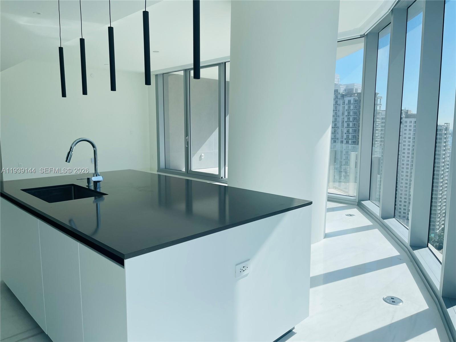 300 Biscayne Blvd Way #2807, Miami FL 33131