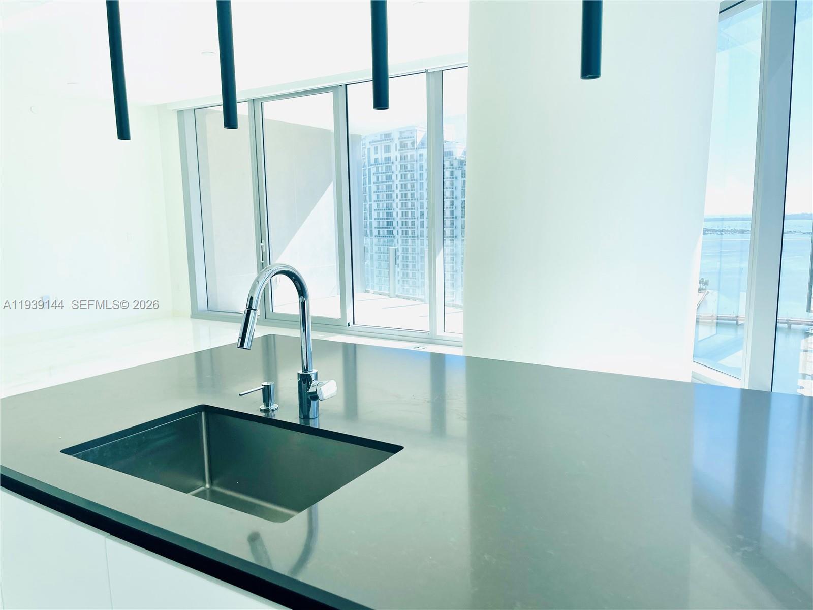 300 Biscayne Blvd Way #2807, Miami FL 33131
