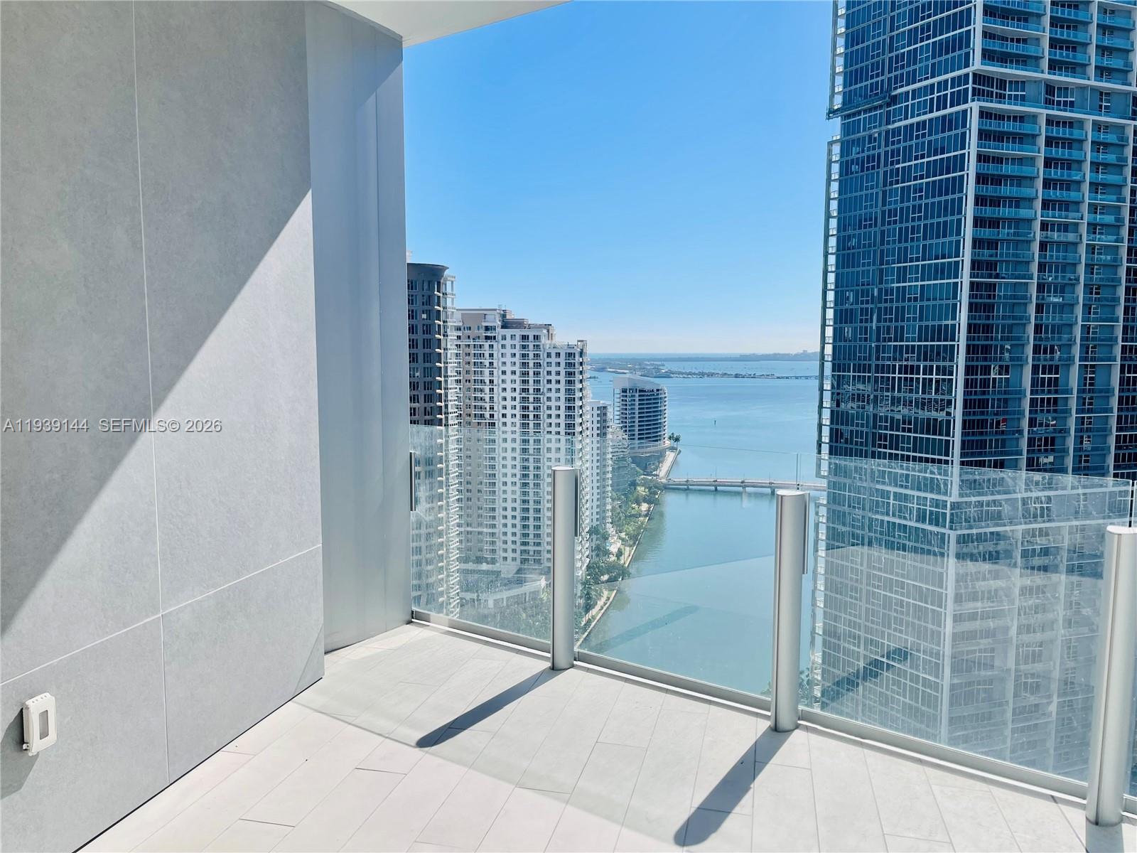300 Biscayne Blvd Way #2807, Miami FL 33131