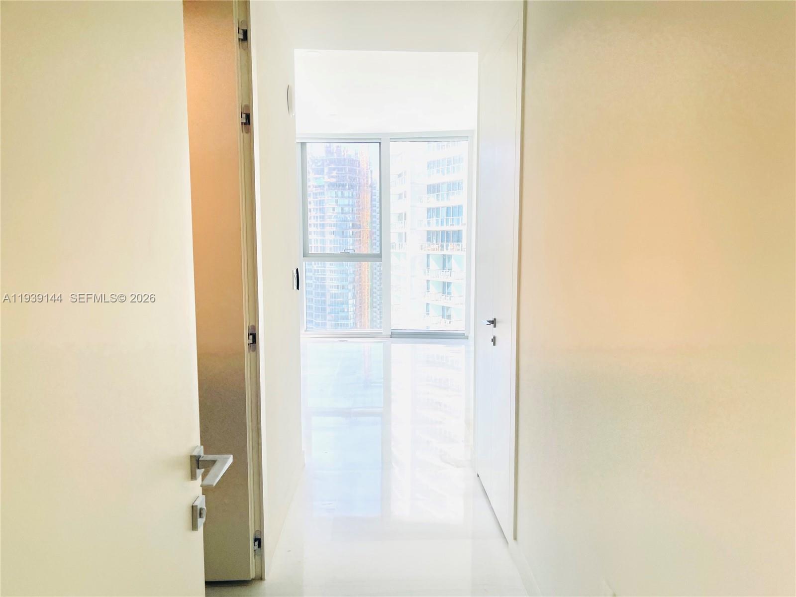 300 Biscayne Blvd Way #2807, Miami FL 33131