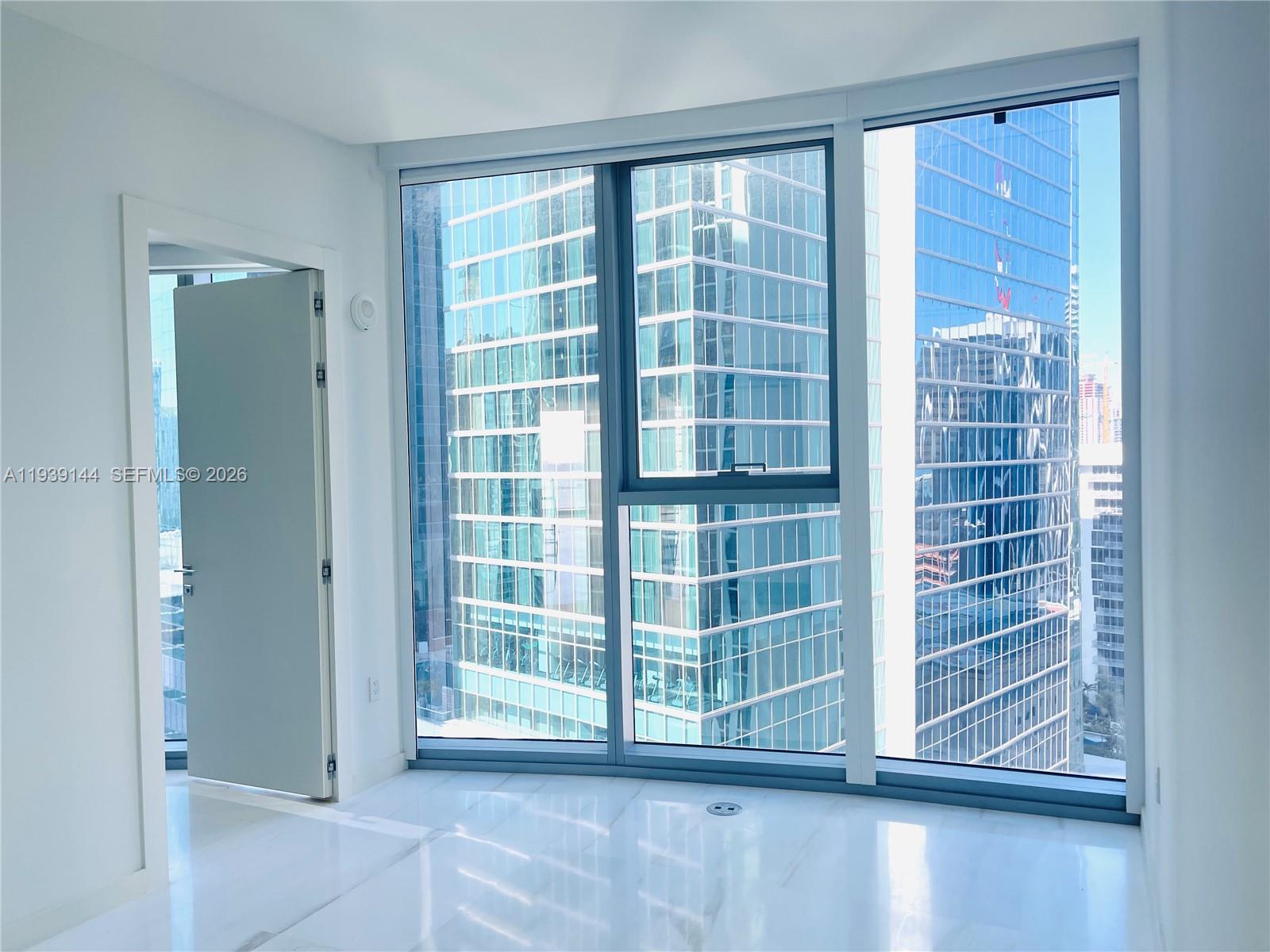 300 Biscayne Blvd Way #2807, Miami FL 33131