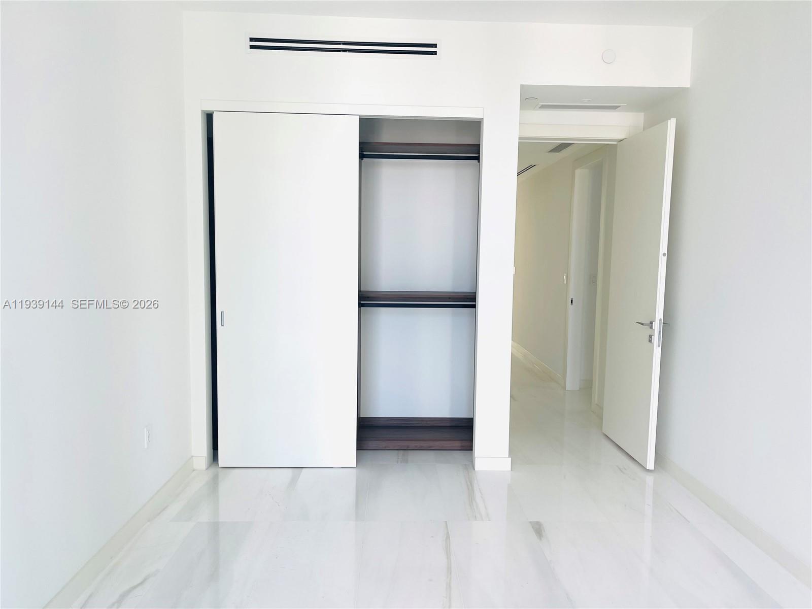 300 Biscayne Blvd Way #2807, Miami FL 33131