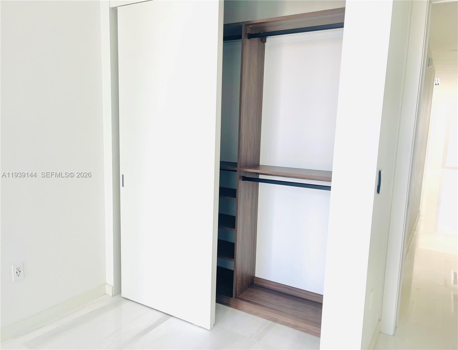 300 Biscayne Blvd Way #2807, Miami FL 33131