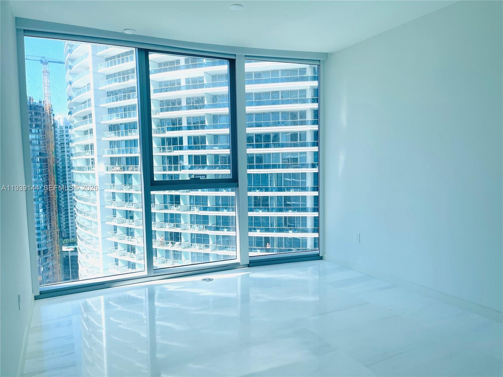 300 Biscayne Blvd Way #2807, Miami FL 33131