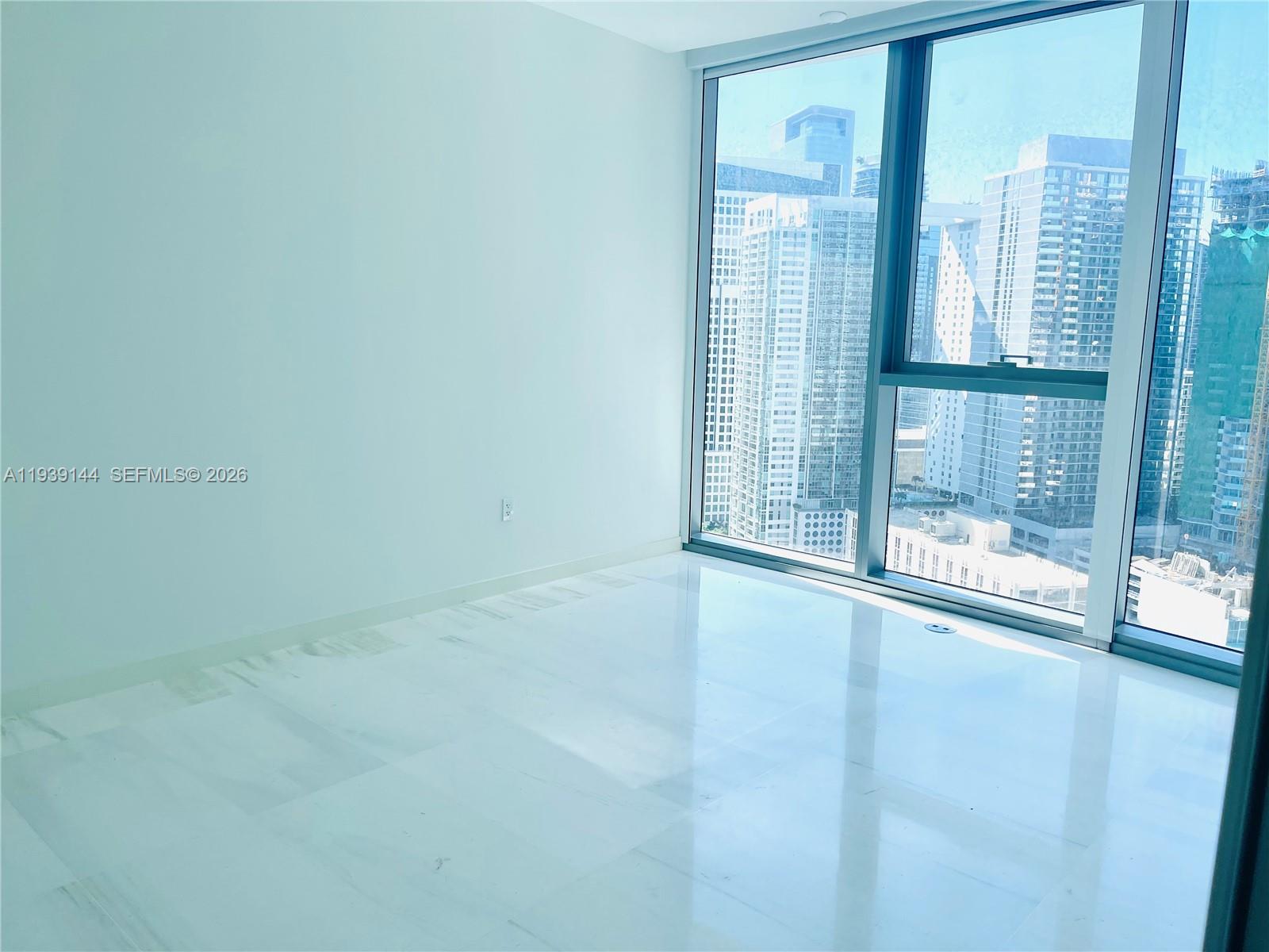 300 Biscayne Blvd Way #2807, Miami FL 33131