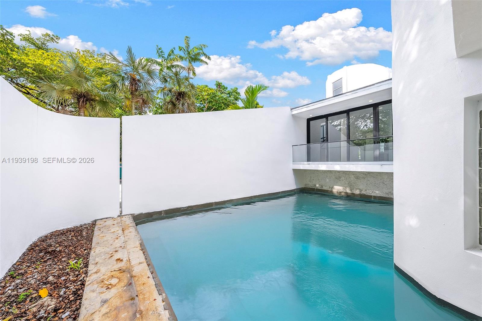 7540 Los Pinos Blvd, Coral Gables FL 33143