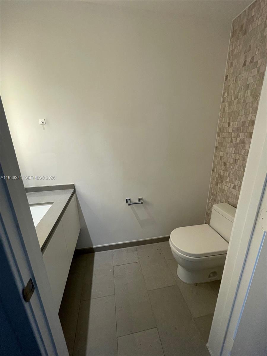 88 SW 7th St #1608, Miami FL 33130