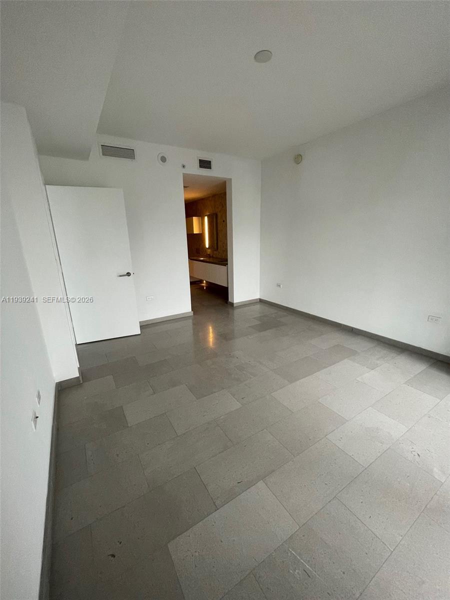 88 SW 7th St #1608, Miami FL 33130
