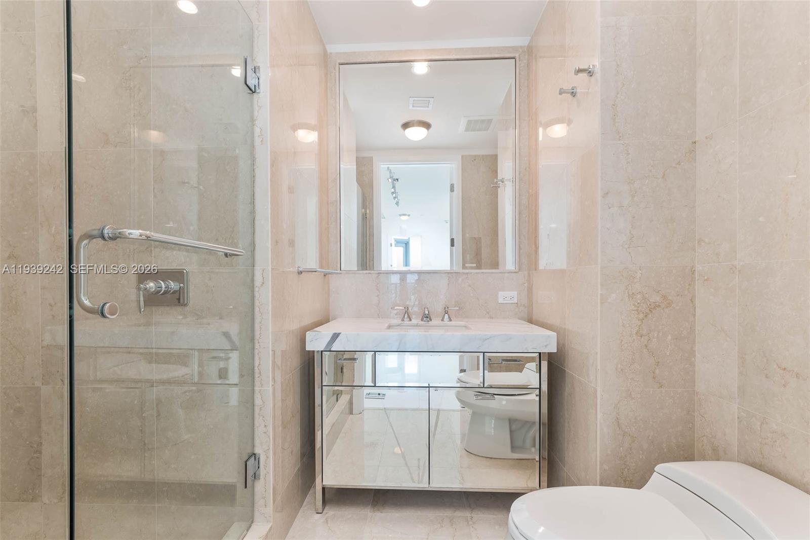 17475 Collins Ave #2003, Sunny Isles Beach FL 33160