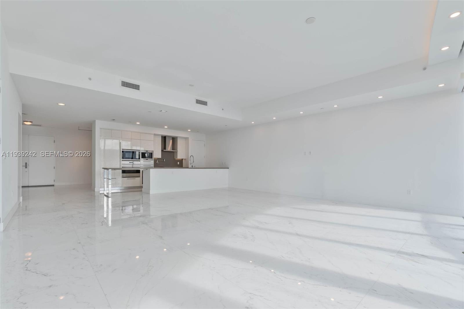 17475 Collins Ave #2003, Sunny Isles Beach FL 33160