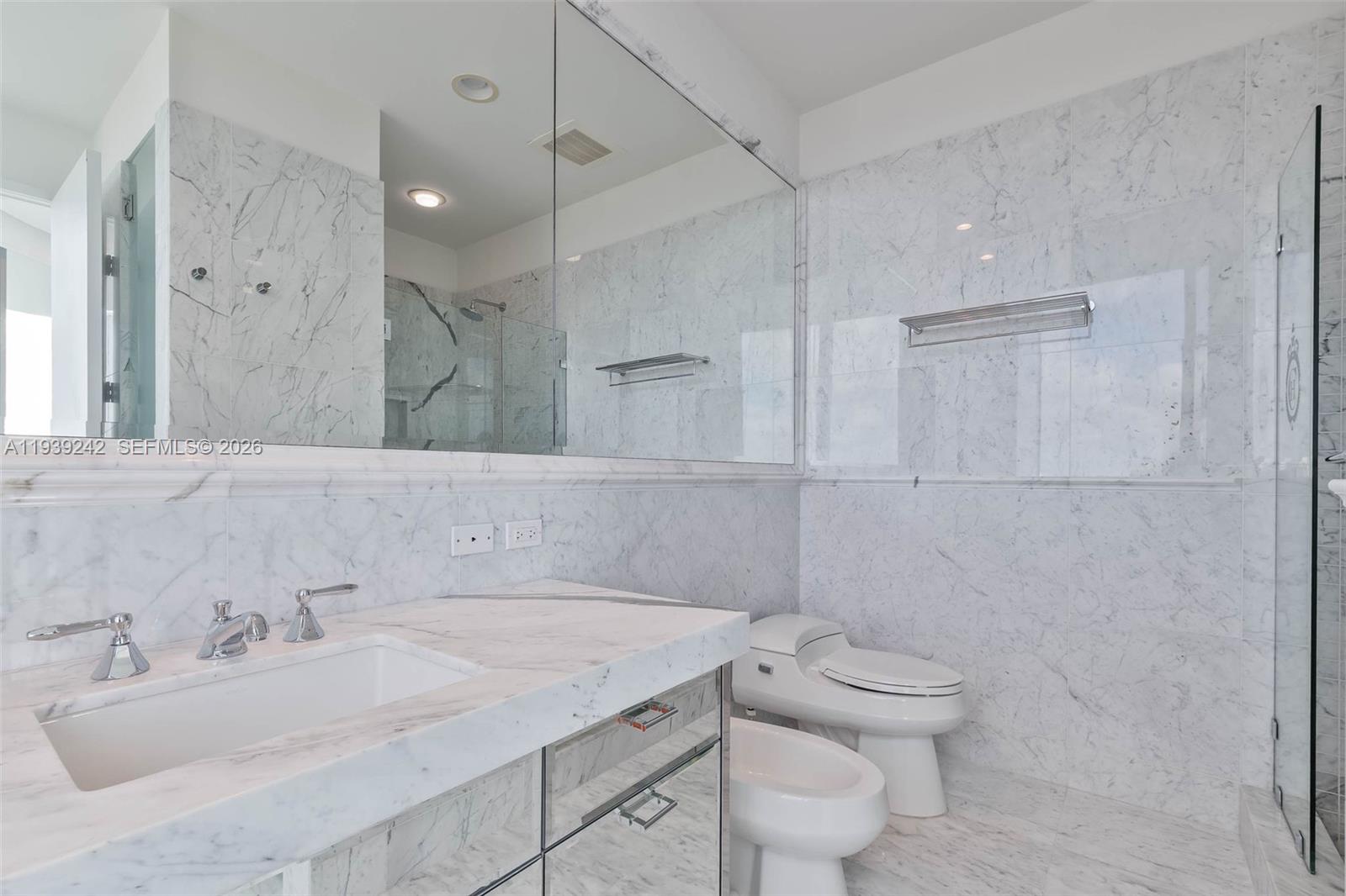 17475 Collins Ave #2003, Sunny Isles Beach FL 33160