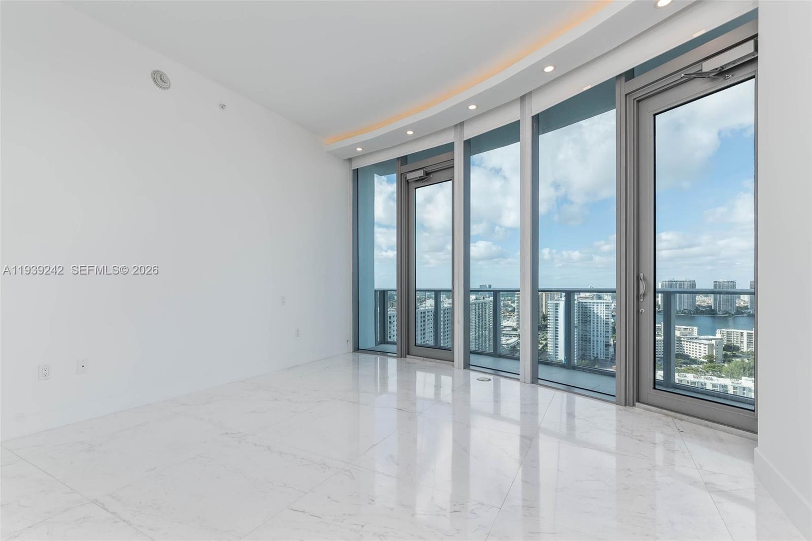 17475 Collins Ave #2003, Sunny Isles Beach FL 33160