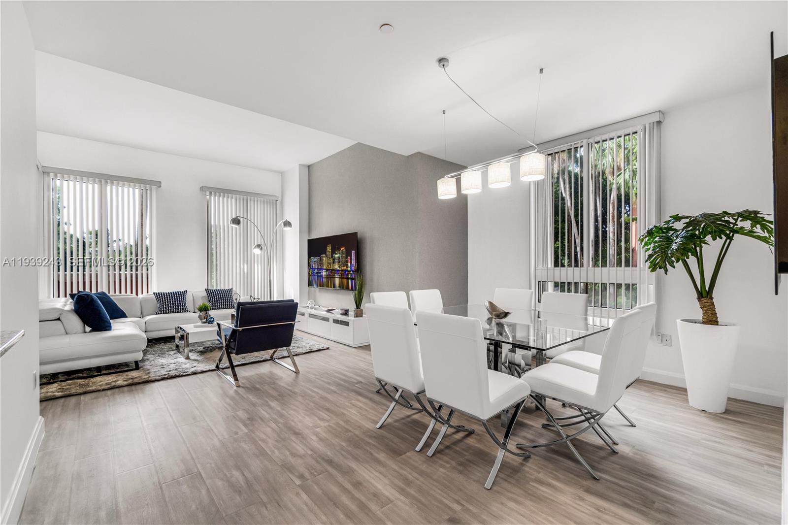 785 Crandon Blvd #106, Key Biscayne FL 33149