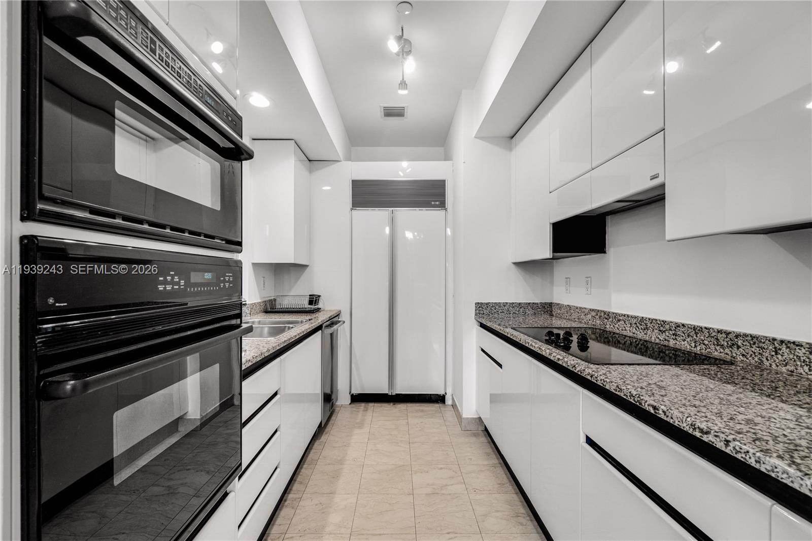 785 Crandon Blvd #106, Key Biscayne FL 33149