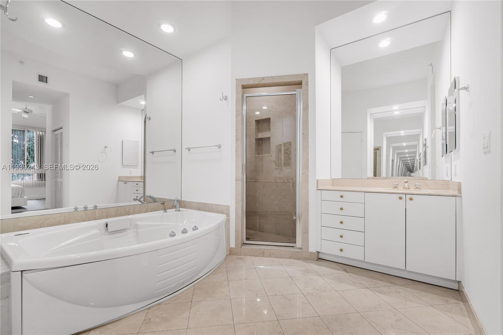 785 Crandon Blvd #106, Key Biscayne FL 33149