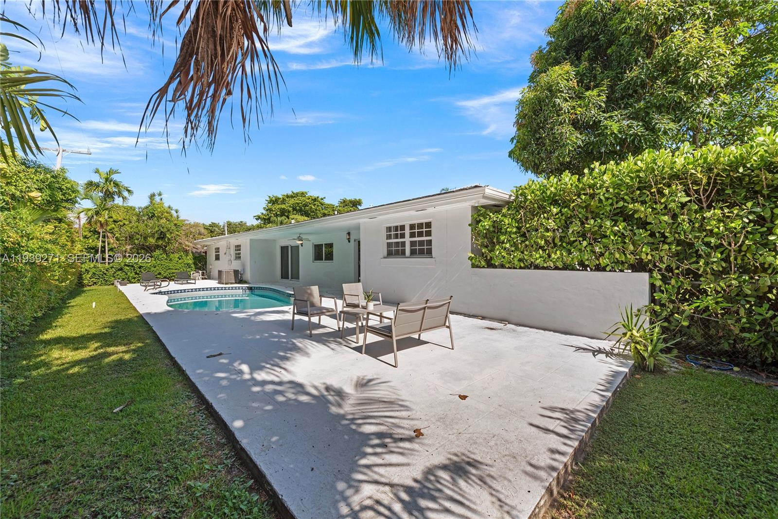 1420 Campamento Ave, Coral Gables FL 33156