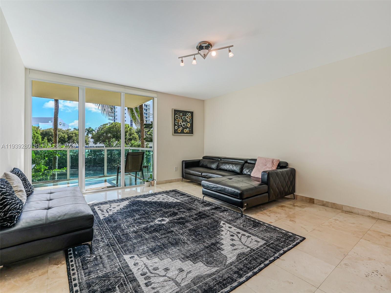 3330 NE 190th St #216, Aventura FL 33180