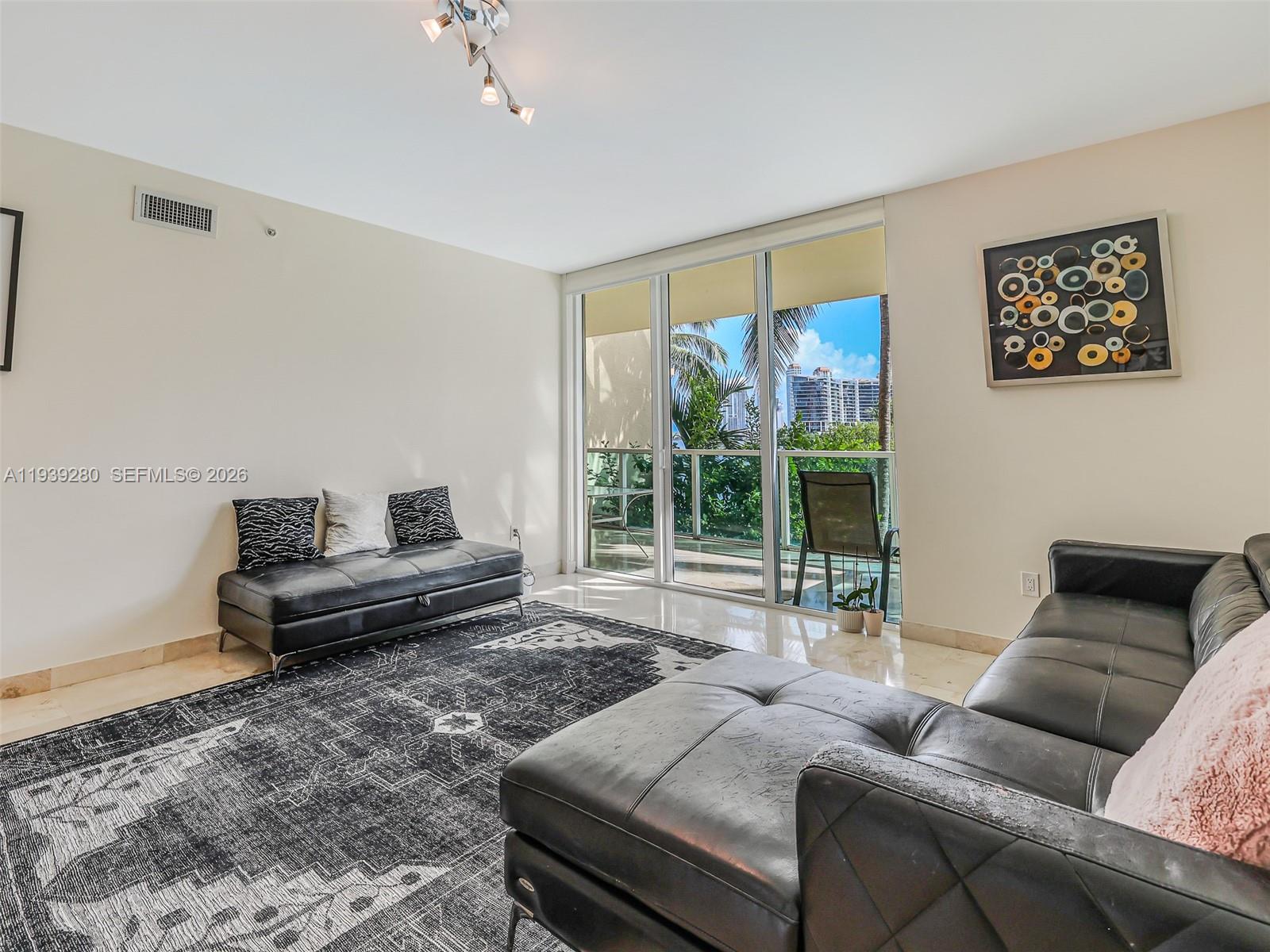 3330 NE 190th St #216, Aventura FL 33180
