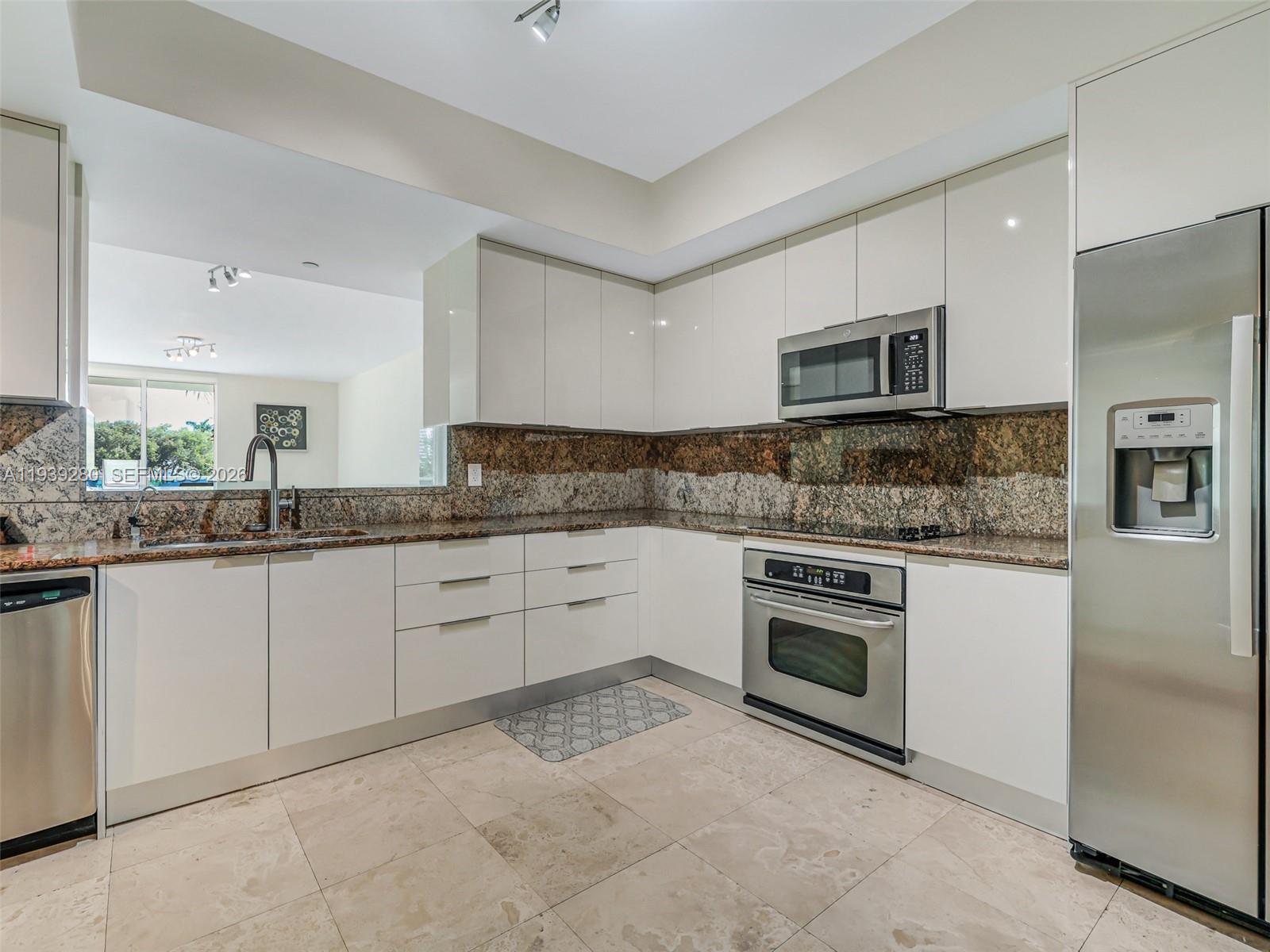 3330 NE 190th St #216, Aventura FL 33180