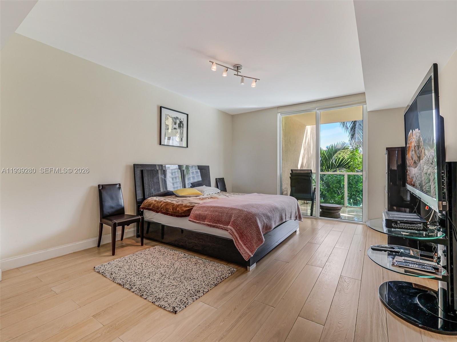 3330 NE 190th St #216, Aventura FL 33180