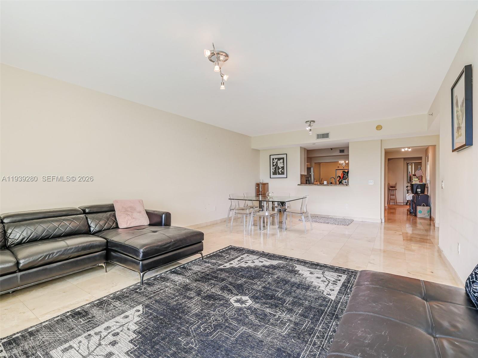 3330 NE 190th St #216, Aventura FL 33180