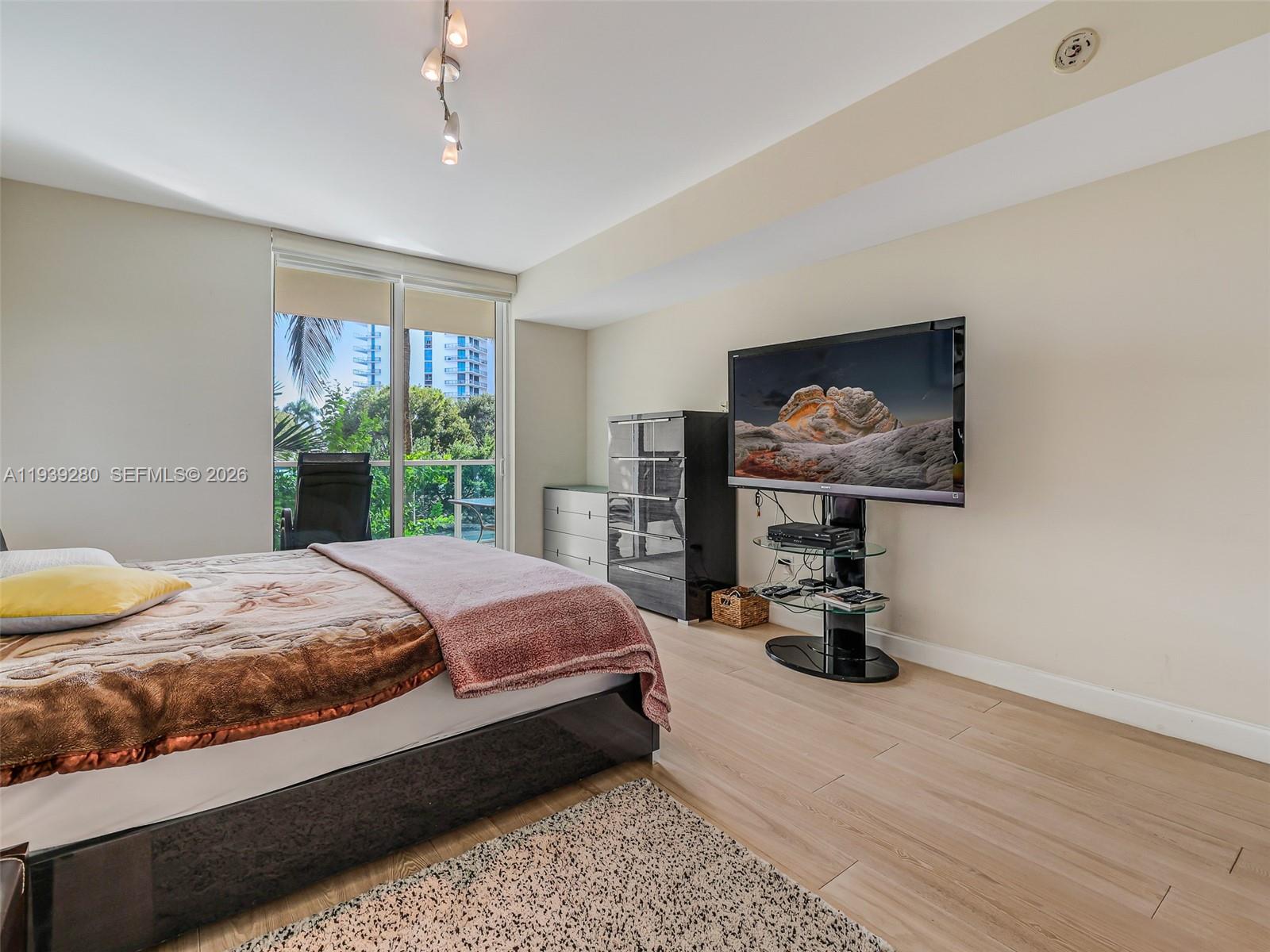 3330 NE 190th St #216, Aventura FL 33180