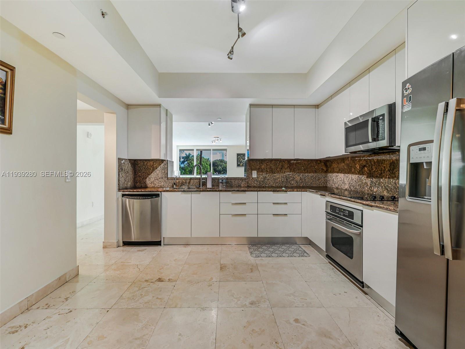 3330 NE 190th St #216, Aventura FL 33180